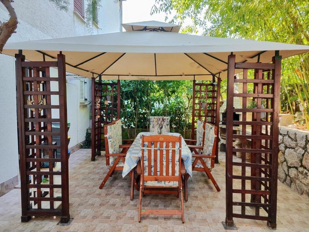 Apartment Bozena Krk Krk Town Exterior photo